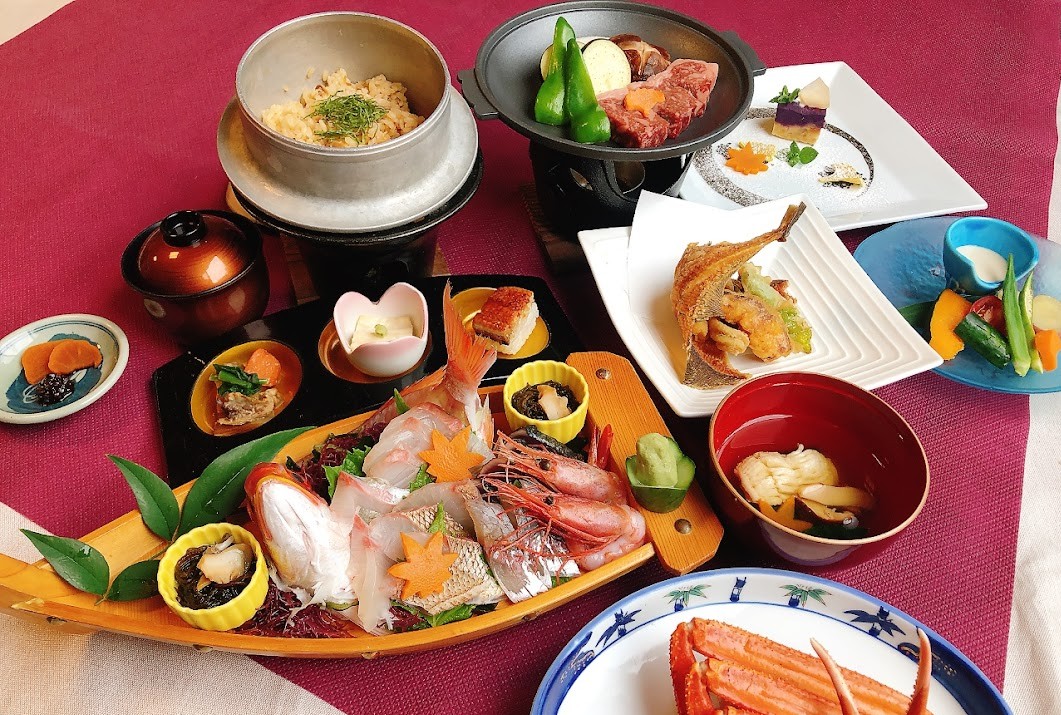 ♡4/1~11/4泊 【プレミアム】焼きズワイカニに舟盛り、但馬牛ステーキも。プレミアムプラン 自慢の鯛釜めしも!